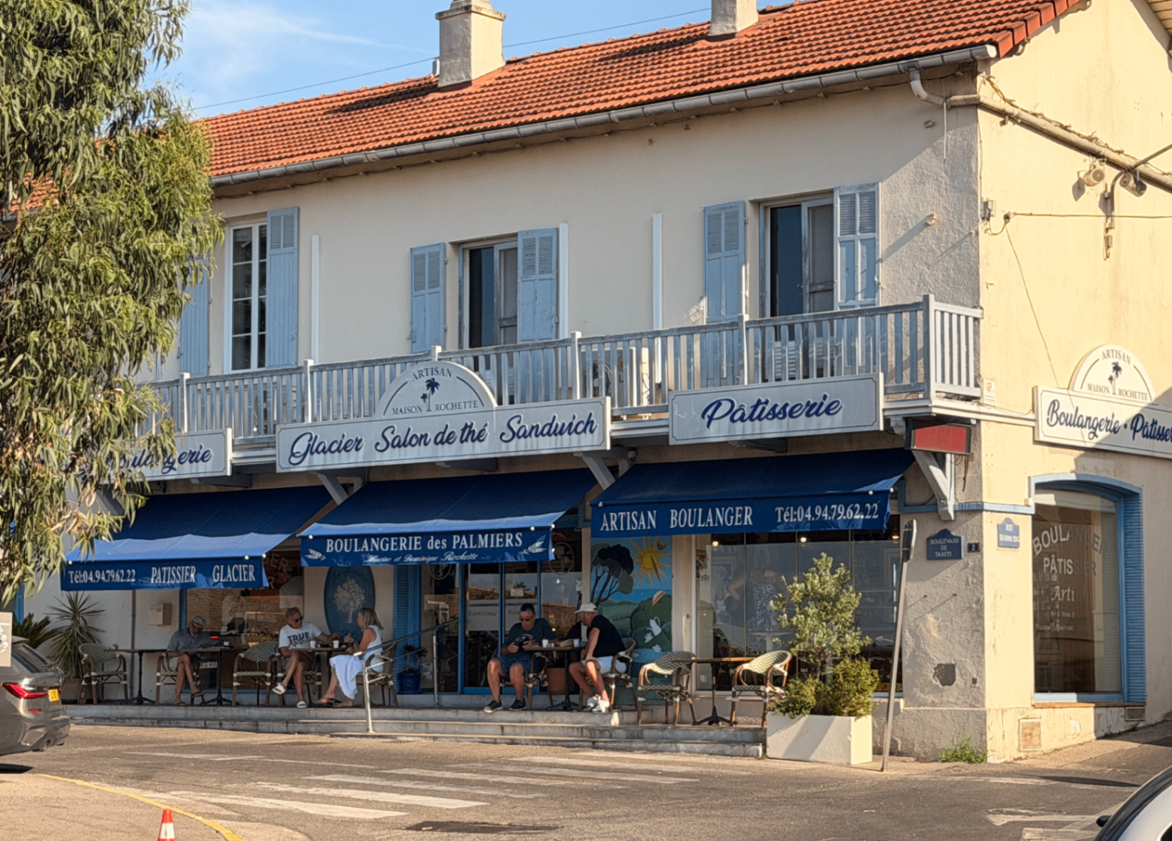 Boulangerie des Palmiers café terrace in the heart of the village